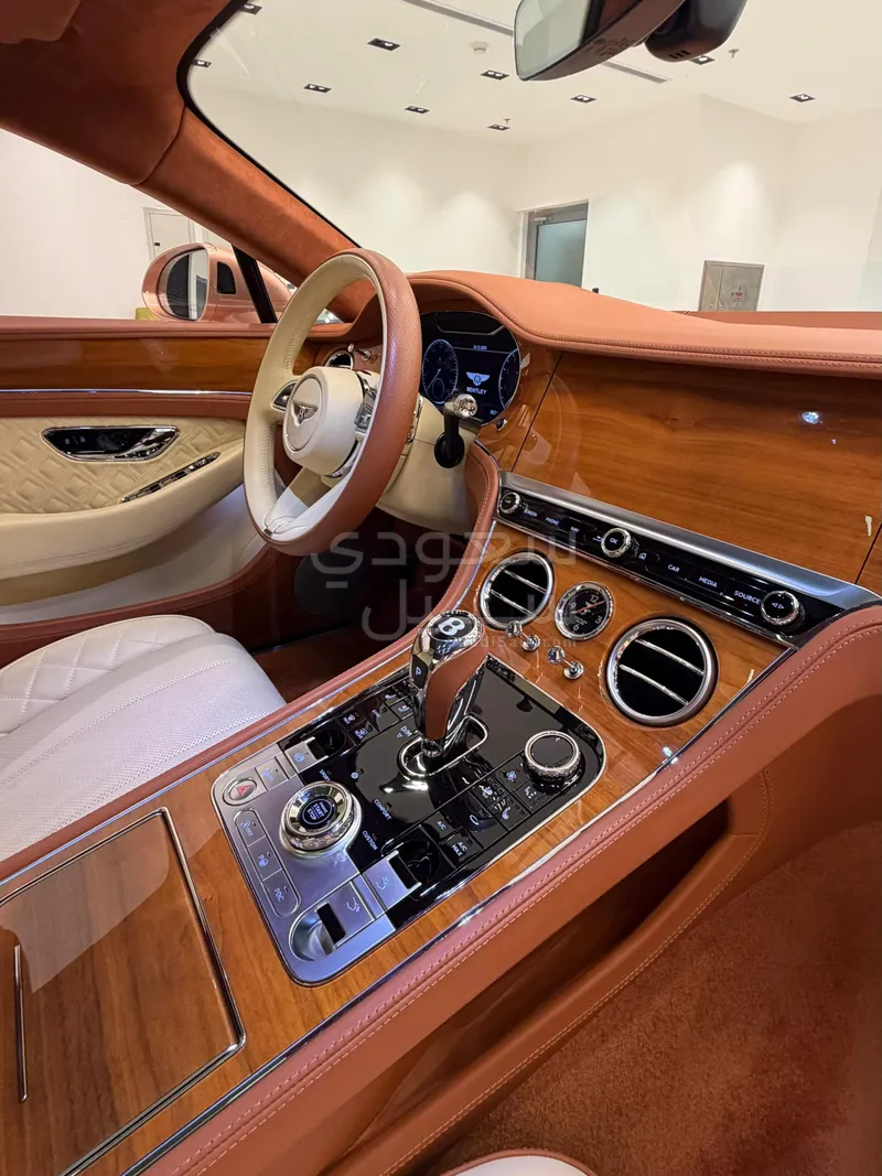 2022 بنتلي كونتيننتل جي تي