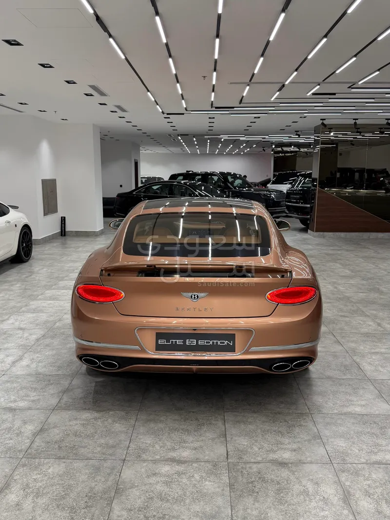 2022 بنتلي كونتيننتل جي تي