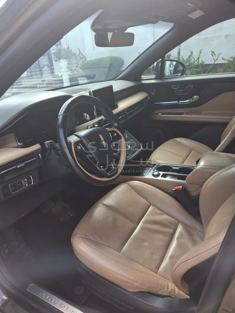 2022 لنكولن كورسير