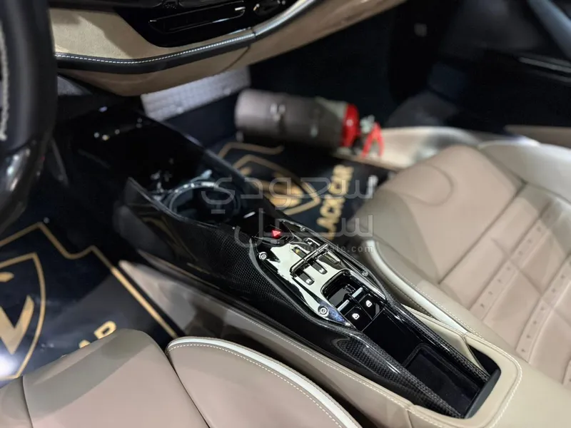 2024 فيراري اس اف 90 سترادالي