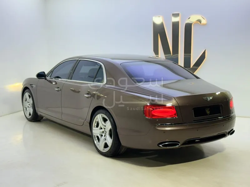 2015 بنتلي كونتيننتل فلاينج سبير