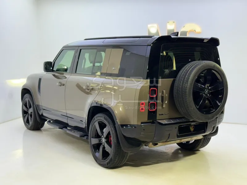 2020 لاند روفر ديفيندر فيرست ادشن