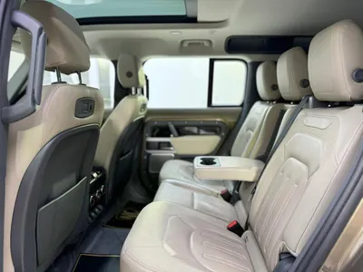 2020 لاند روفر ديفيندر فيرست ادشن