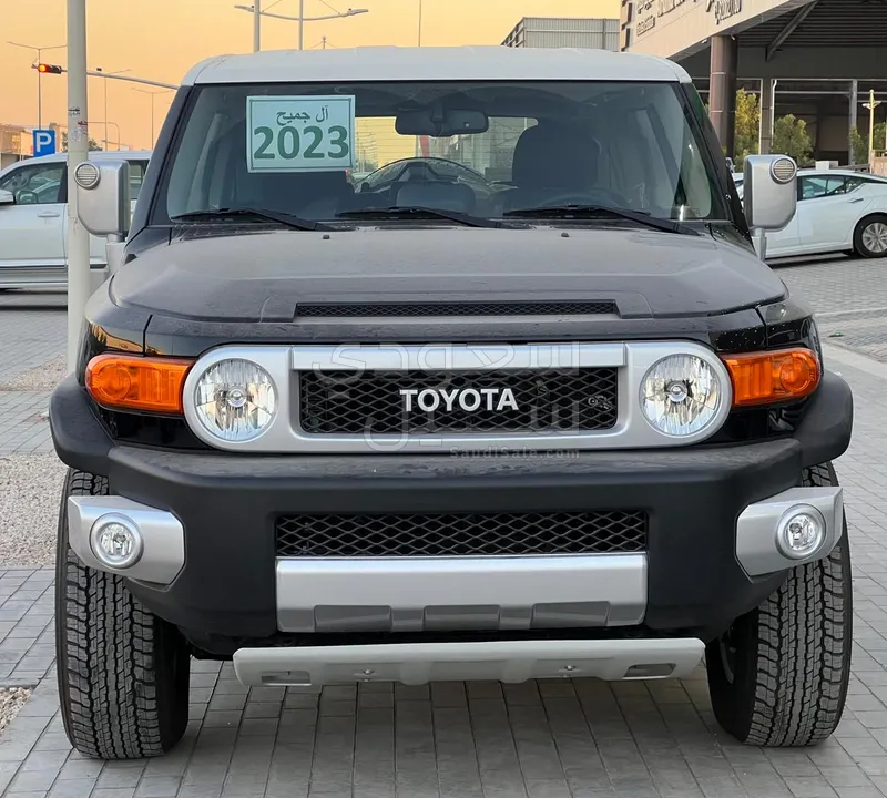 2023 Toyota FJ Cruiser 2