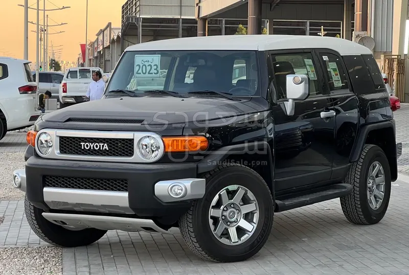 2023 Toyota FJ Cruiser 2