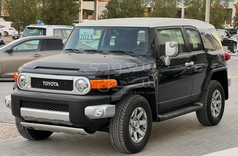 2023 Toyota FJ Cruiser 2