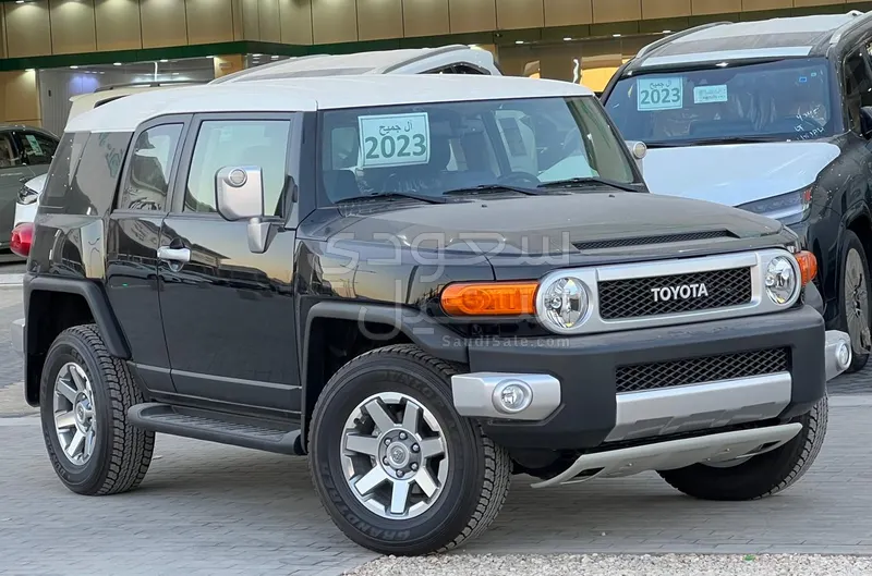 2023 Toyota FJ Cruiser 2