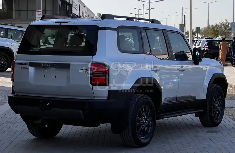 2024 Toyota Prado TX