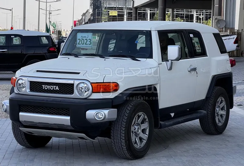 2023 Toyota FJ Cruiser 2
