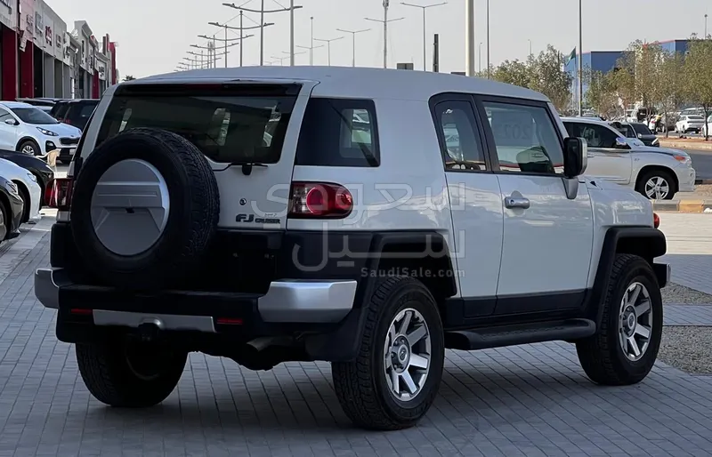 2023 Toyota FJ Cruiser 2