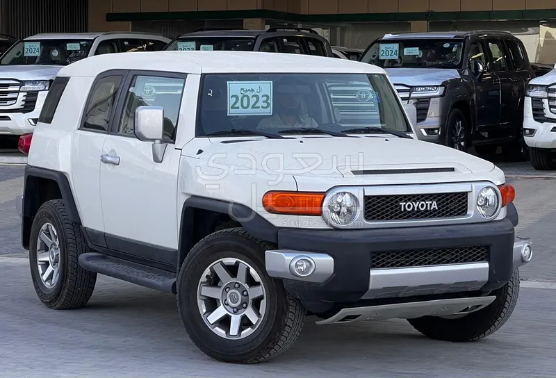 2023 Toyota FJ Cruiser 2
