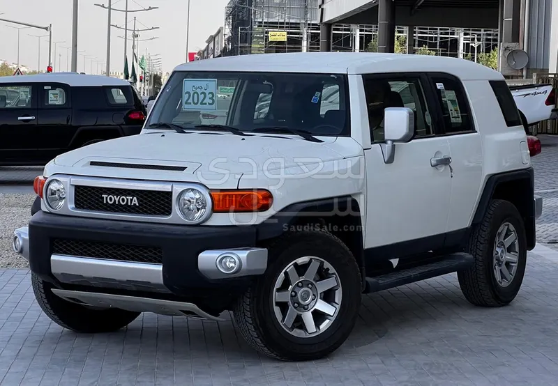 2023 Toyota FJ Cruiser 2