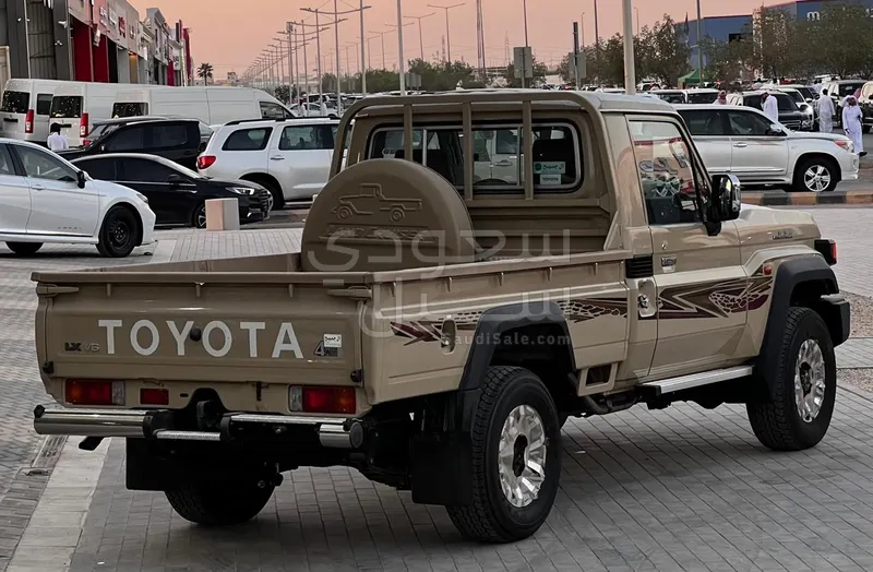 2024 Toyota Land Cruiser LX