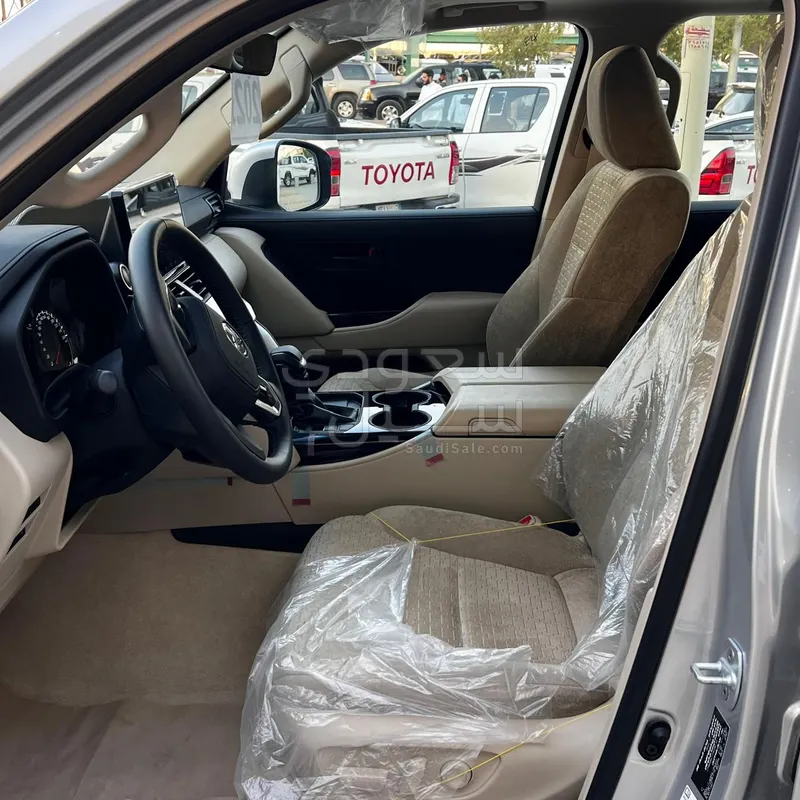 2023 Toyota Land Cruiser GXR 2