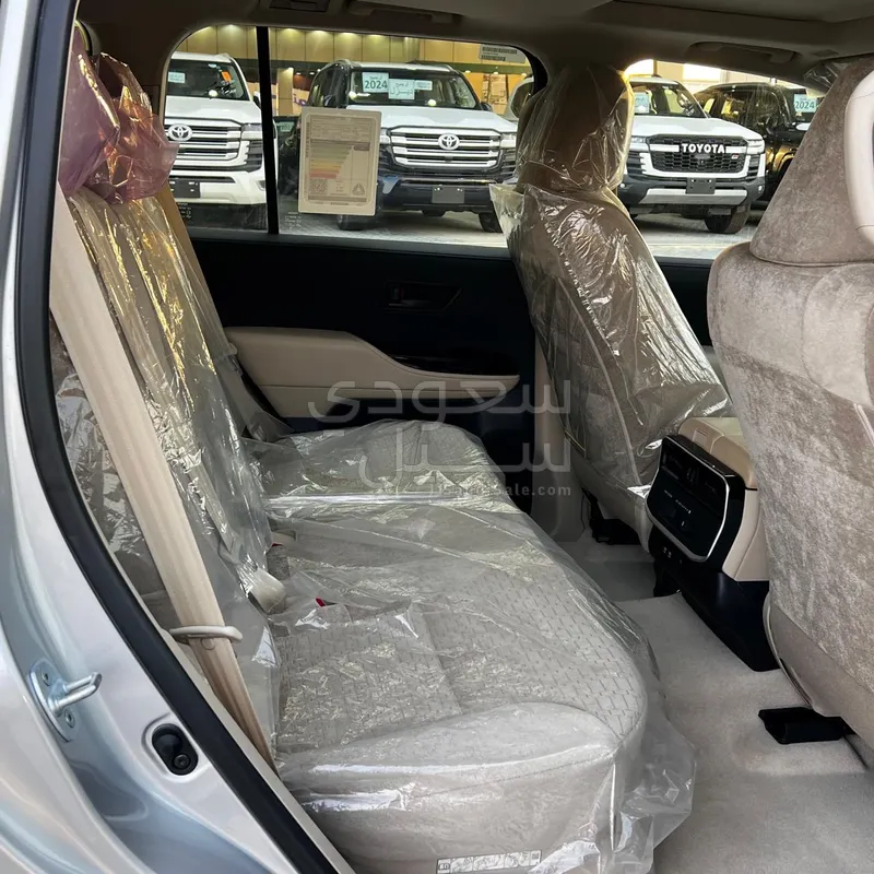 2023 Toyota Land Cruiser GXR 2