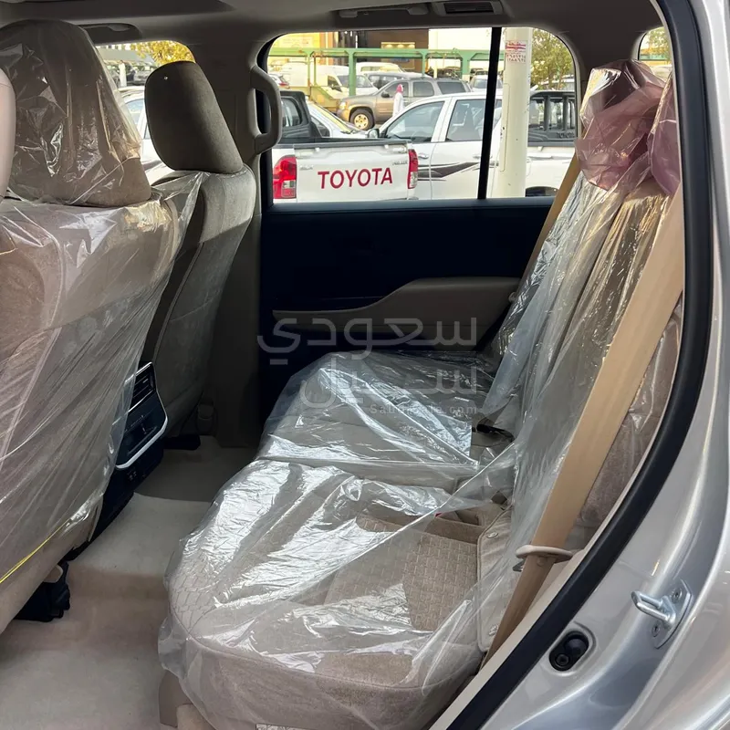 2023 Toyota Land Cruiser GXR 2