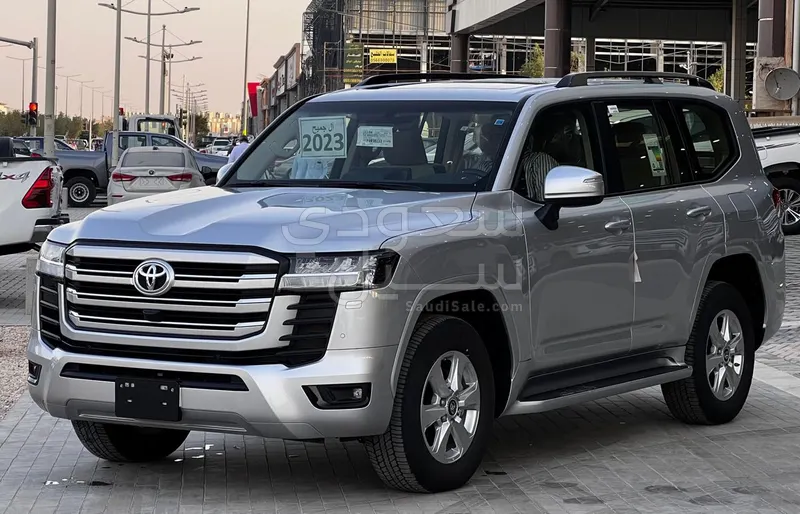 2023 Toyota Land Cruiser GXR 2