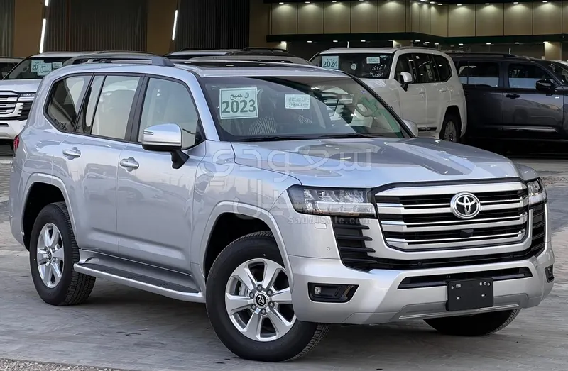 2023 Toyota Land Cruiser GXR 2