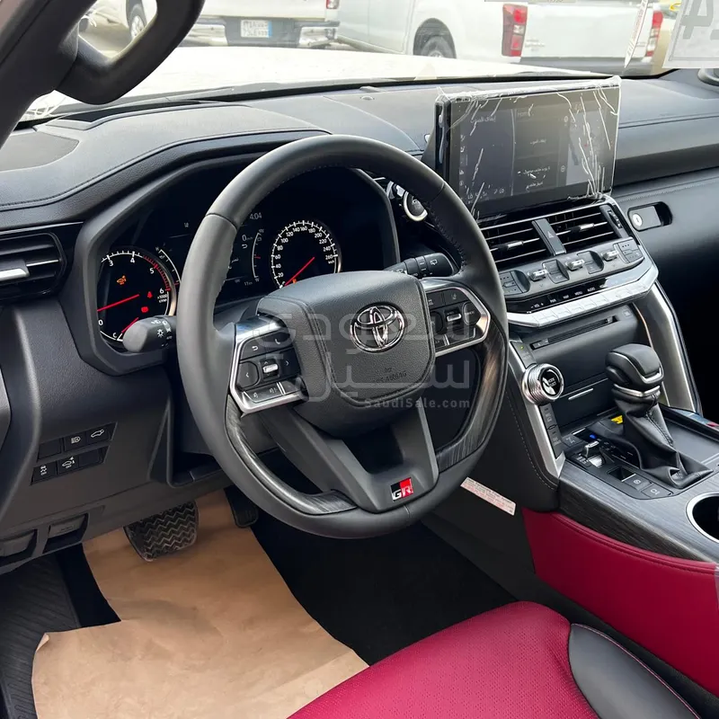 2024 Toyota Land Cruiser GR sport