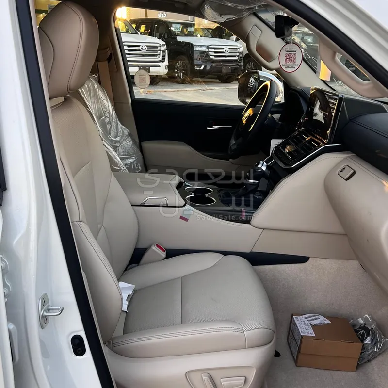 2024 Toyota Land Cruiser VX