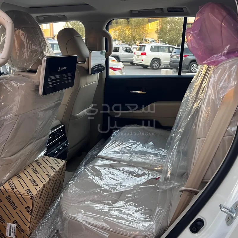 2024 Toyota Land Cruiser VX