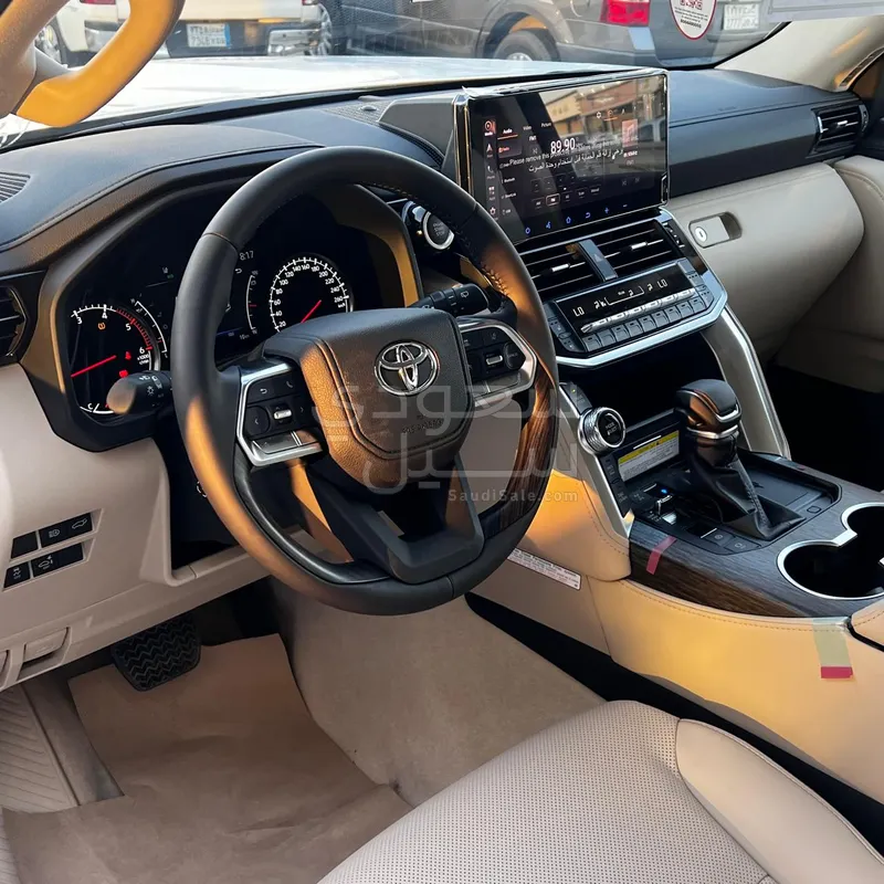 2024 Toyota Land Cruiser VX