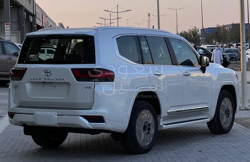 2024 Toyota Land Cruiser VX