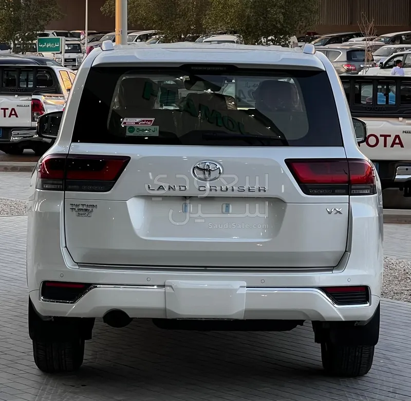 2024 Toyota Land Cruiser VX