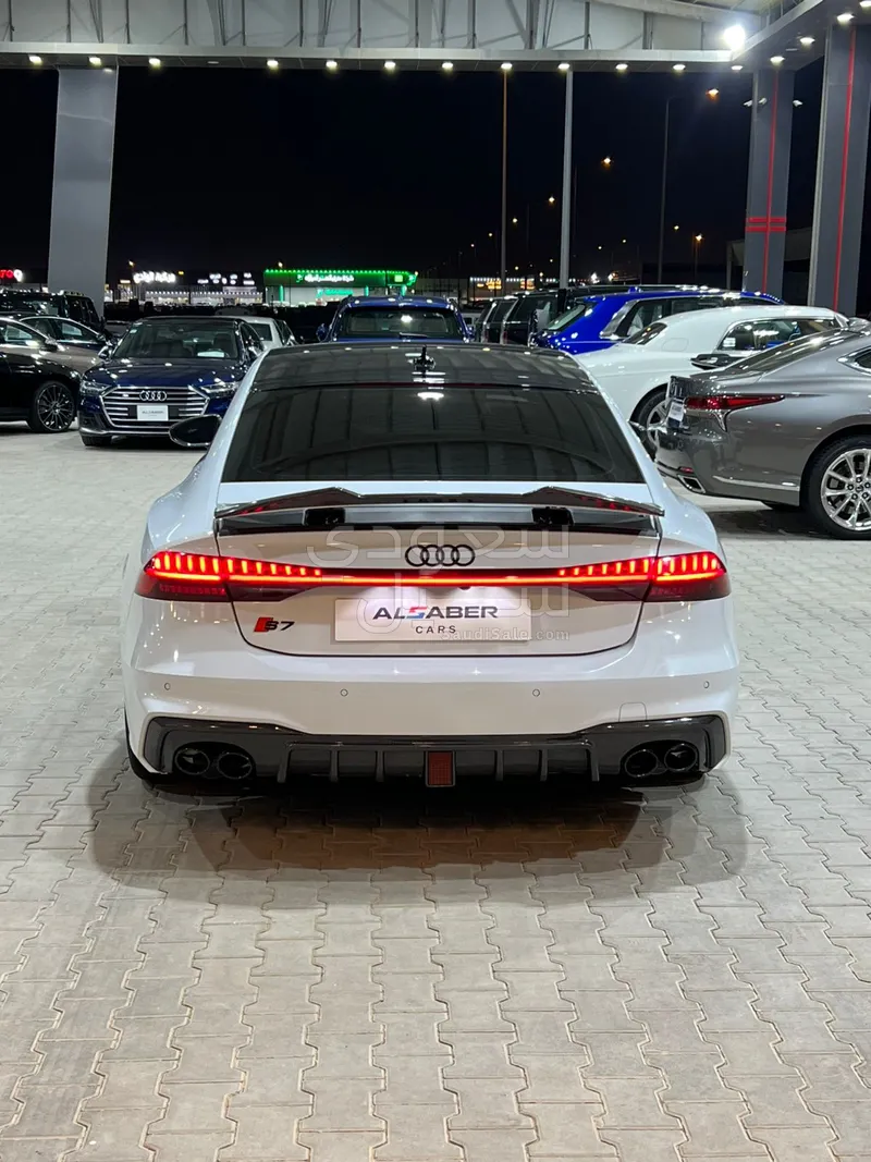 2019 اودي اي 7