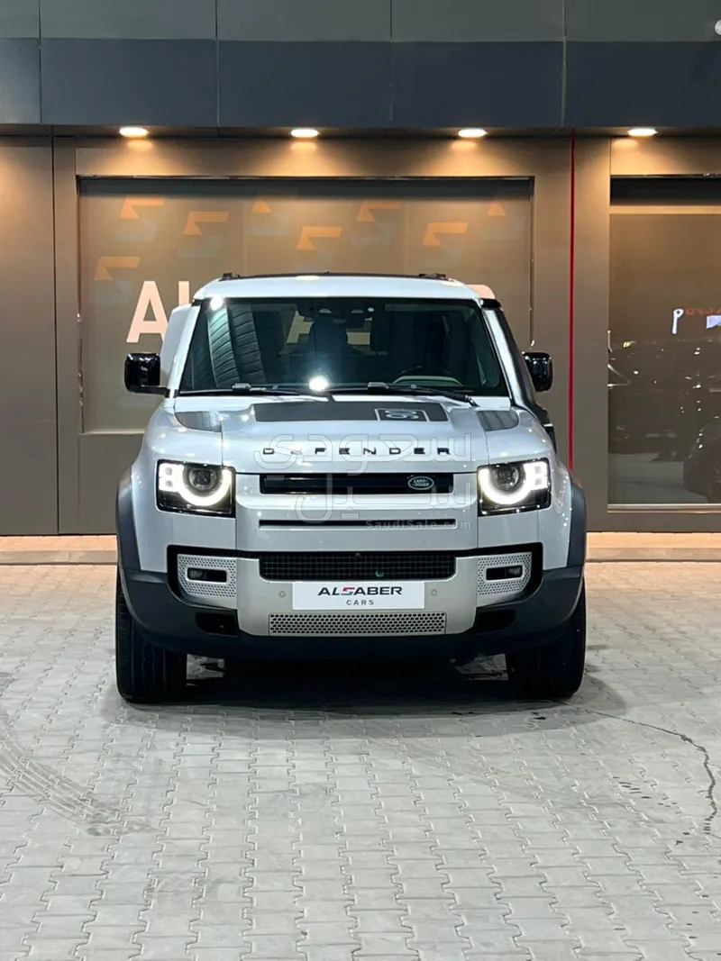 2021 لاند روفر ديفيندر فيرست ادشن