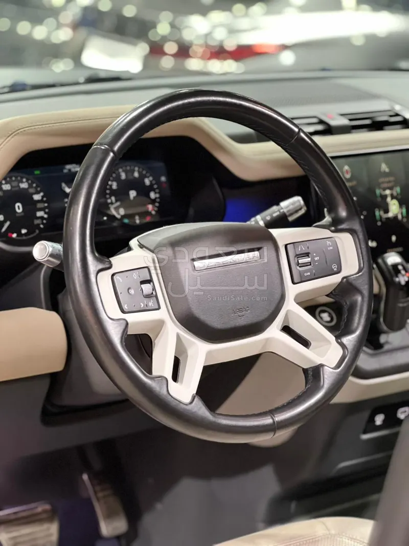 2021 لاند روفر ديفيندر فيرست ادشن