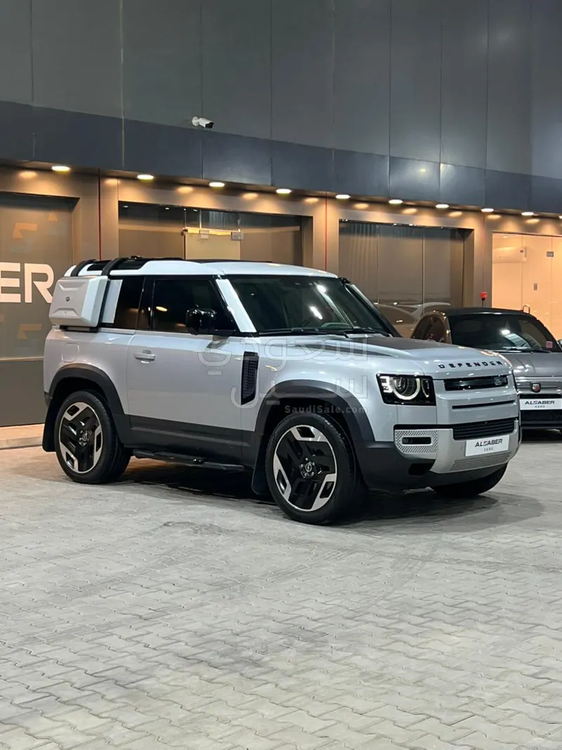 2021 لاند روفر ديفيندر فيرست ادشن