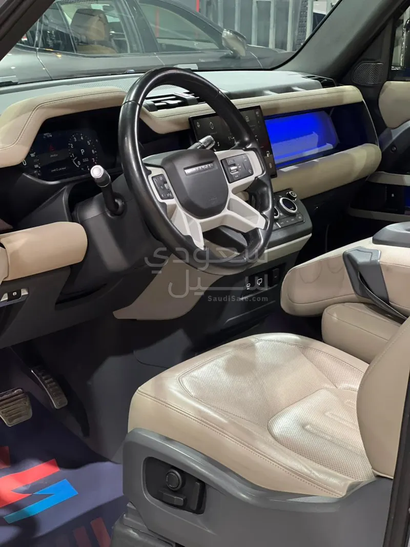 2021 لاند روفر ديفيندر فيرست ادشن