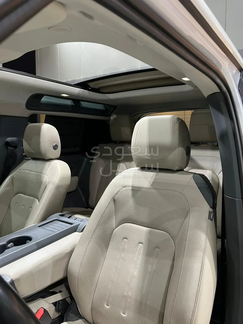 2021 لاند روفر ديفيندر فيرست ادشن