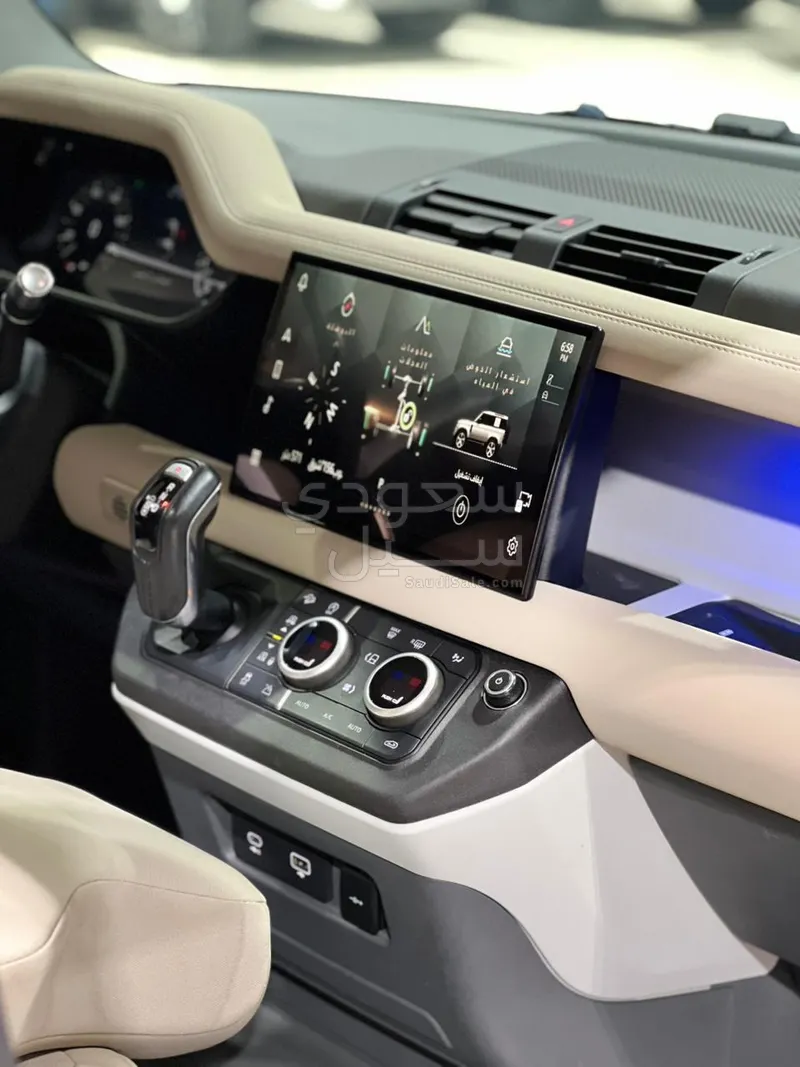 2021 لاند روفر ديفيندر فيرست ادشن