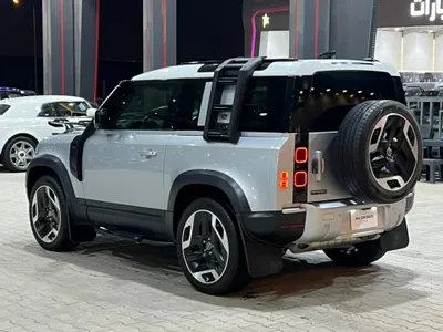 2021 لاند روفر ديفيندر فيرست ادشن