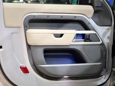 2021 لاند روفر ديفيندر فيرست ادشن