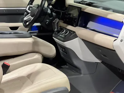 2021 لاند روفر ديفيندر فيرست ادشن