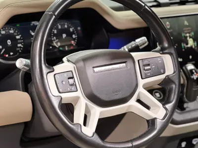 2021 لاند روفر ديفيندر فيرست ادشن