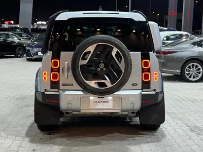 2021 لاند روفر ديفيندر فيرست ادشن