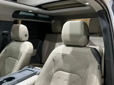 2021 لاند روفر ديفيندر فيرست ادشن