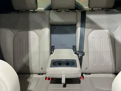 2021 لاند روفر ديفيندر فيرست ادشن