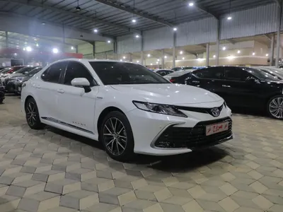 2024 تويوتا كامري جي ال اي