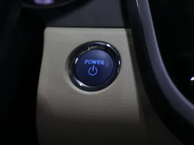 2024 تويوتا كامري جي ال اي