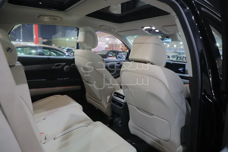 2025 جينيسيس جي في 80