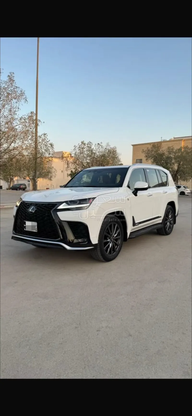2023 لكزس إل إكس 600