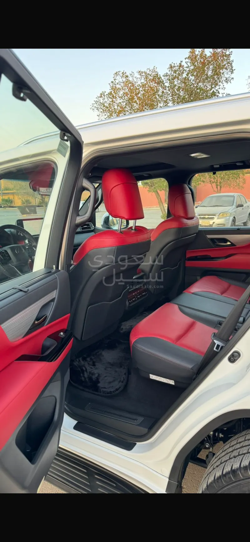 2023 لكزس إل إكس 600