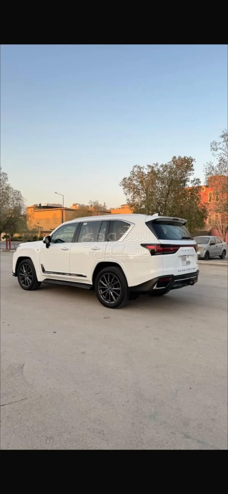 2023 لكزس إل إكس 600