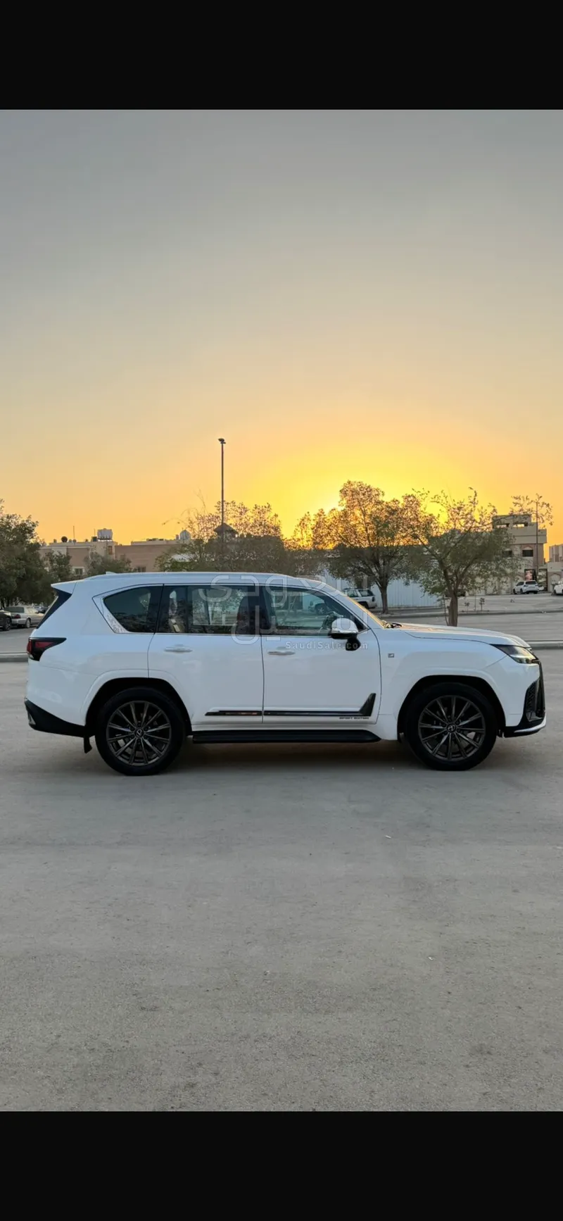 2023 لكزس إل إكس 600