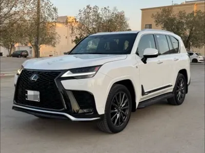2023 لكزس إل إكس 600